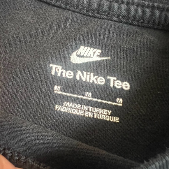 Nike Black Tee with Vibrant Ocean Graphic - Picture 4 of 5